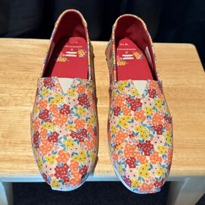 TOMS Flower shoes